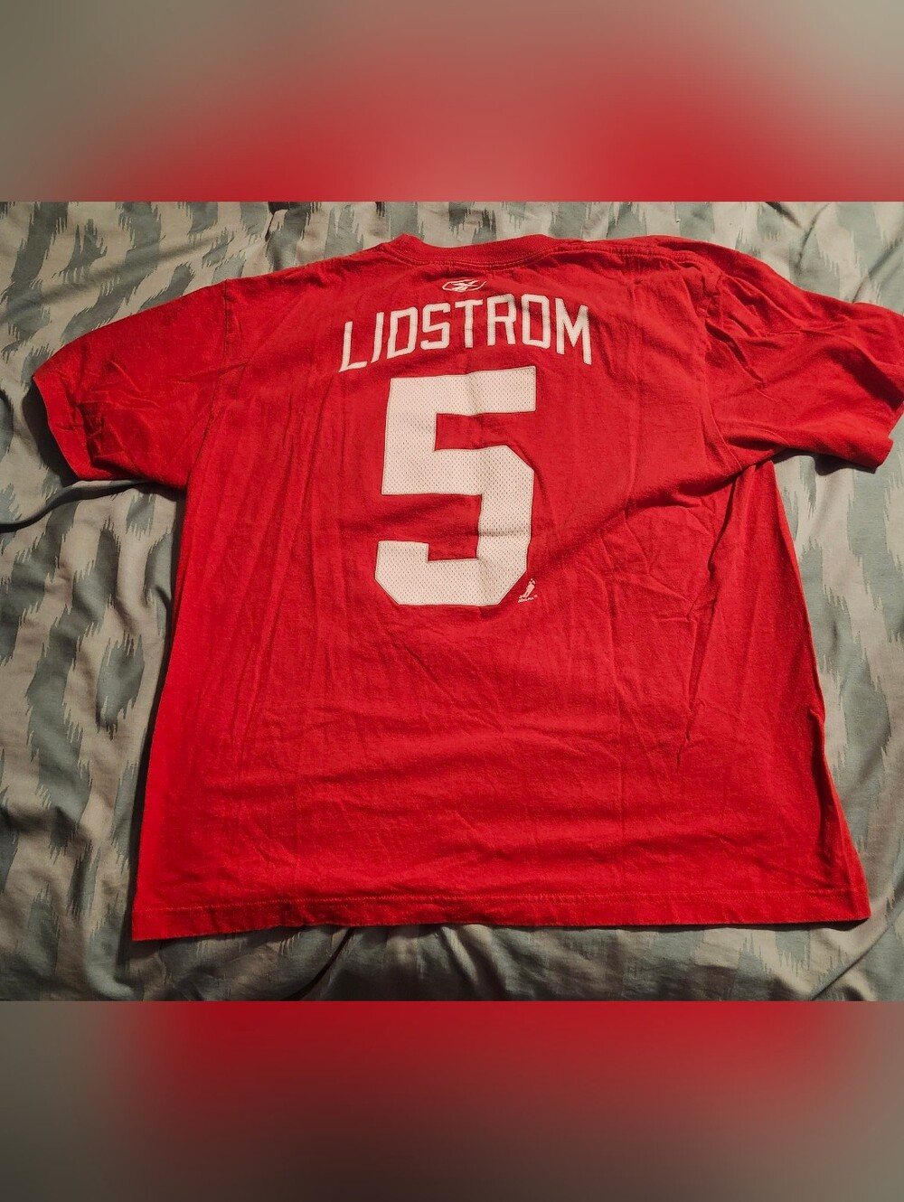 Vintage Detroit Red Wings Nicklas‎ Lidström Red ReebokT-Shirt Men’s Size Large